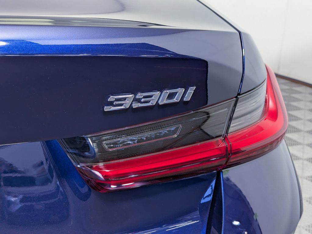 Used 2025 BMW 330i xDrive Sedan w/ M Sport Package image 12
