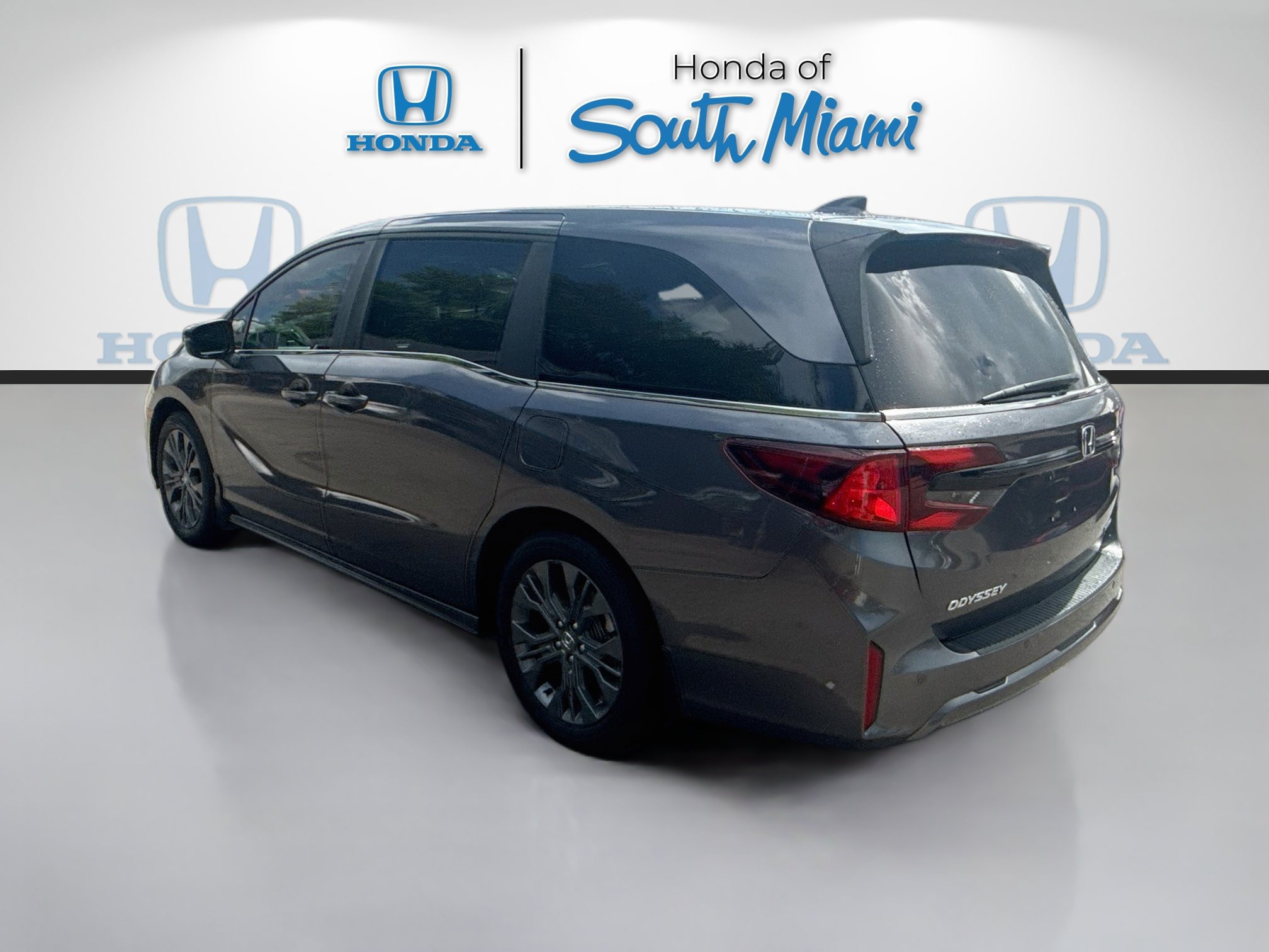 Certified 2025 Honda Odyssey Touring image 5