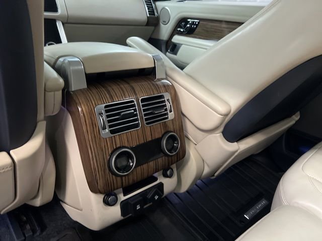 Used 2018 Land Rover Range Rover Supercharged image 17