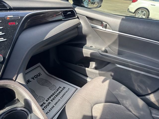 Used 2020 Toyota Camry LE image 17