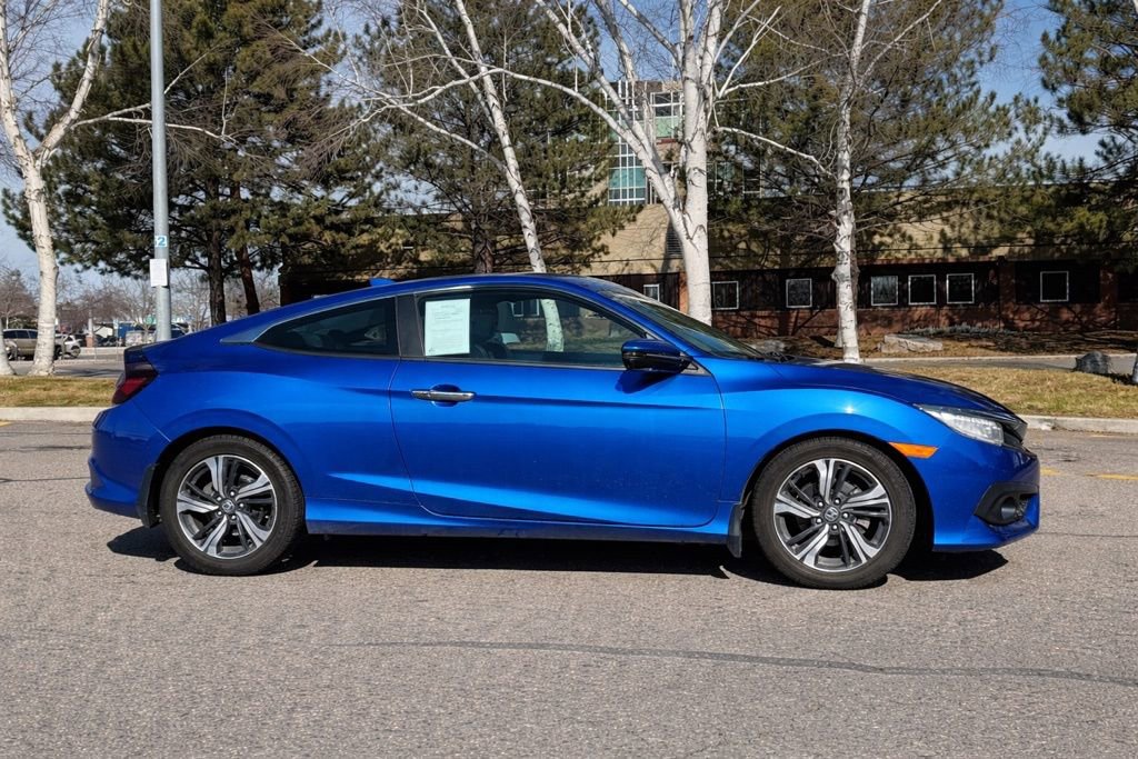 Used 2017 Honda Civic Touring image 4