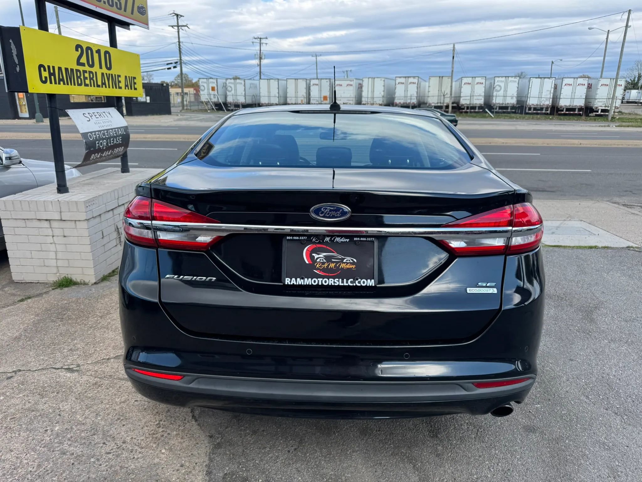 Used 2017 Ford Fusion SE w/ Fusion SE Technology Package image 5