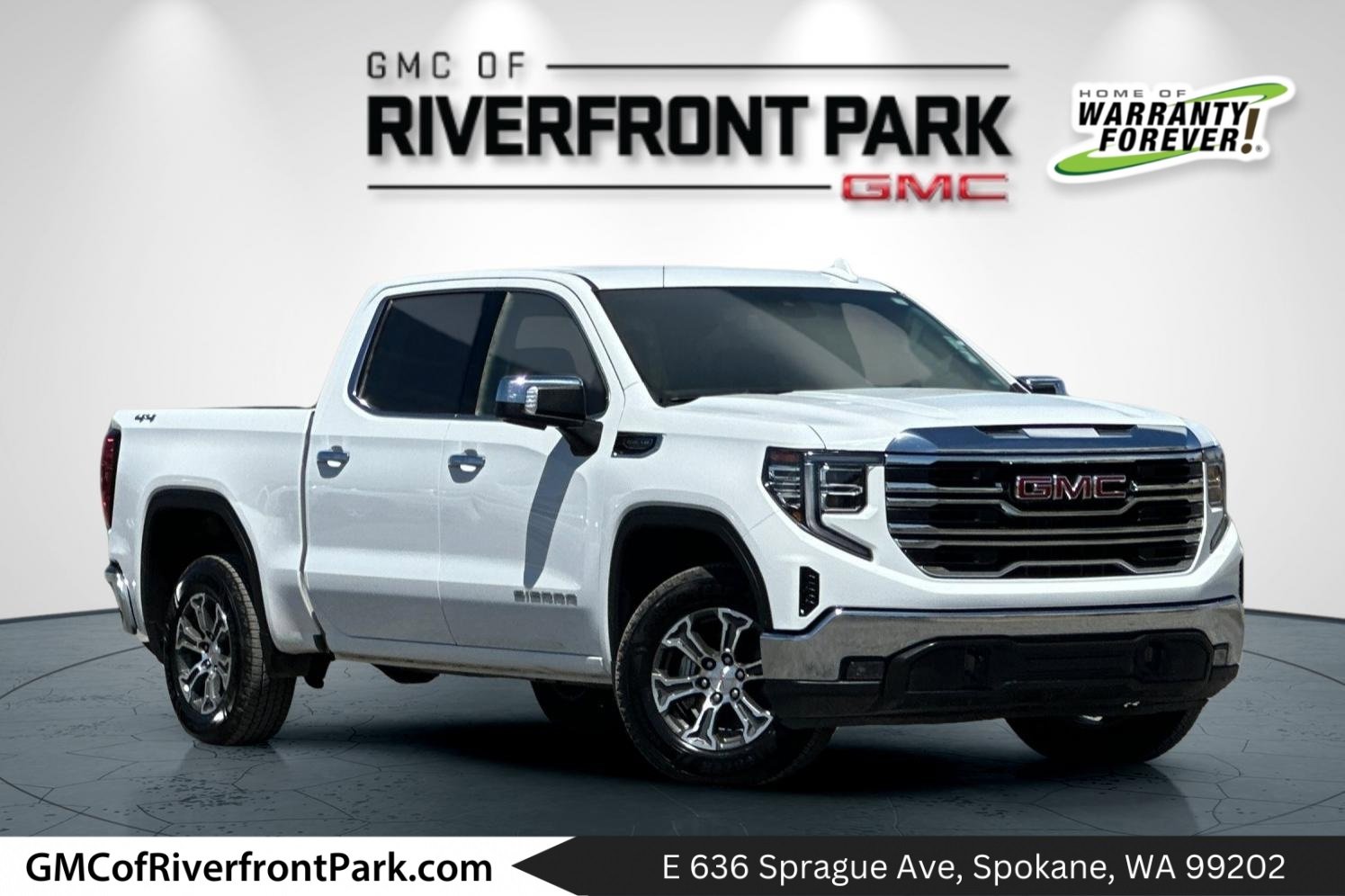Used 2024 GMC Sierra 1500 SLT image 1