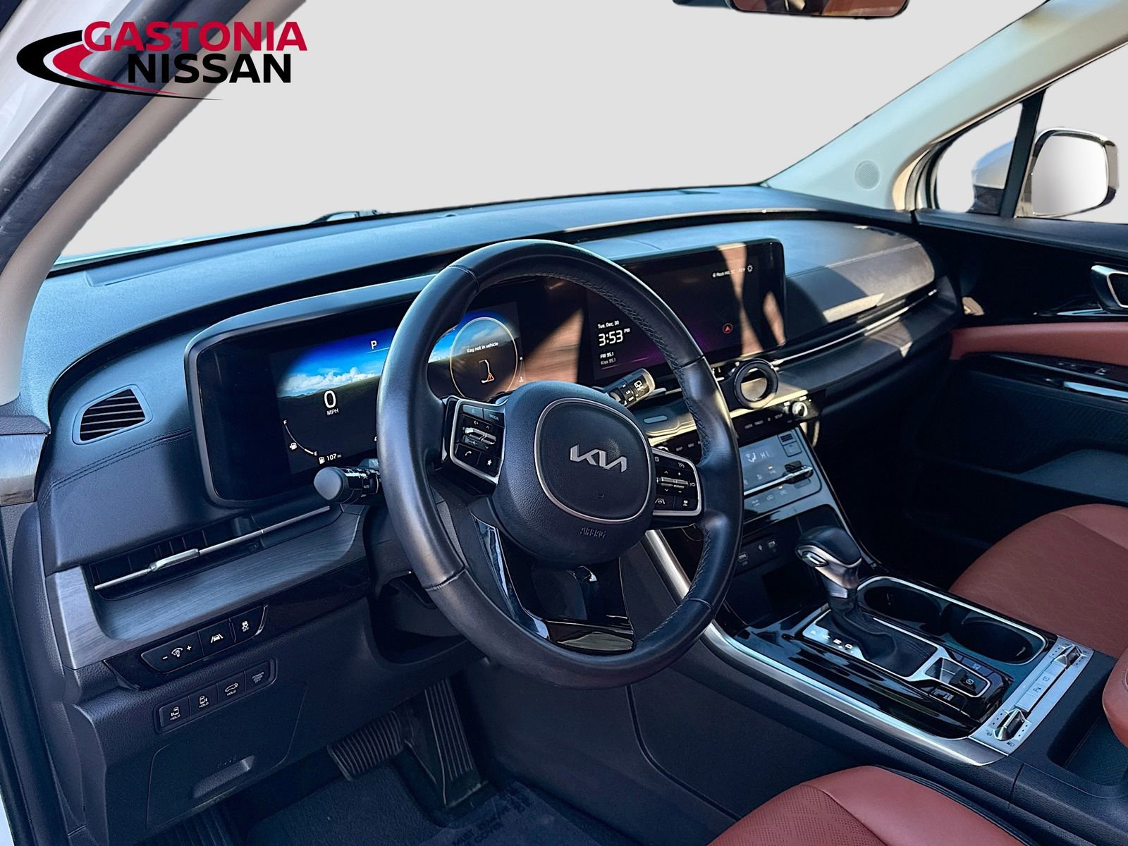 Used 2023 Kia Carnival SX image 35