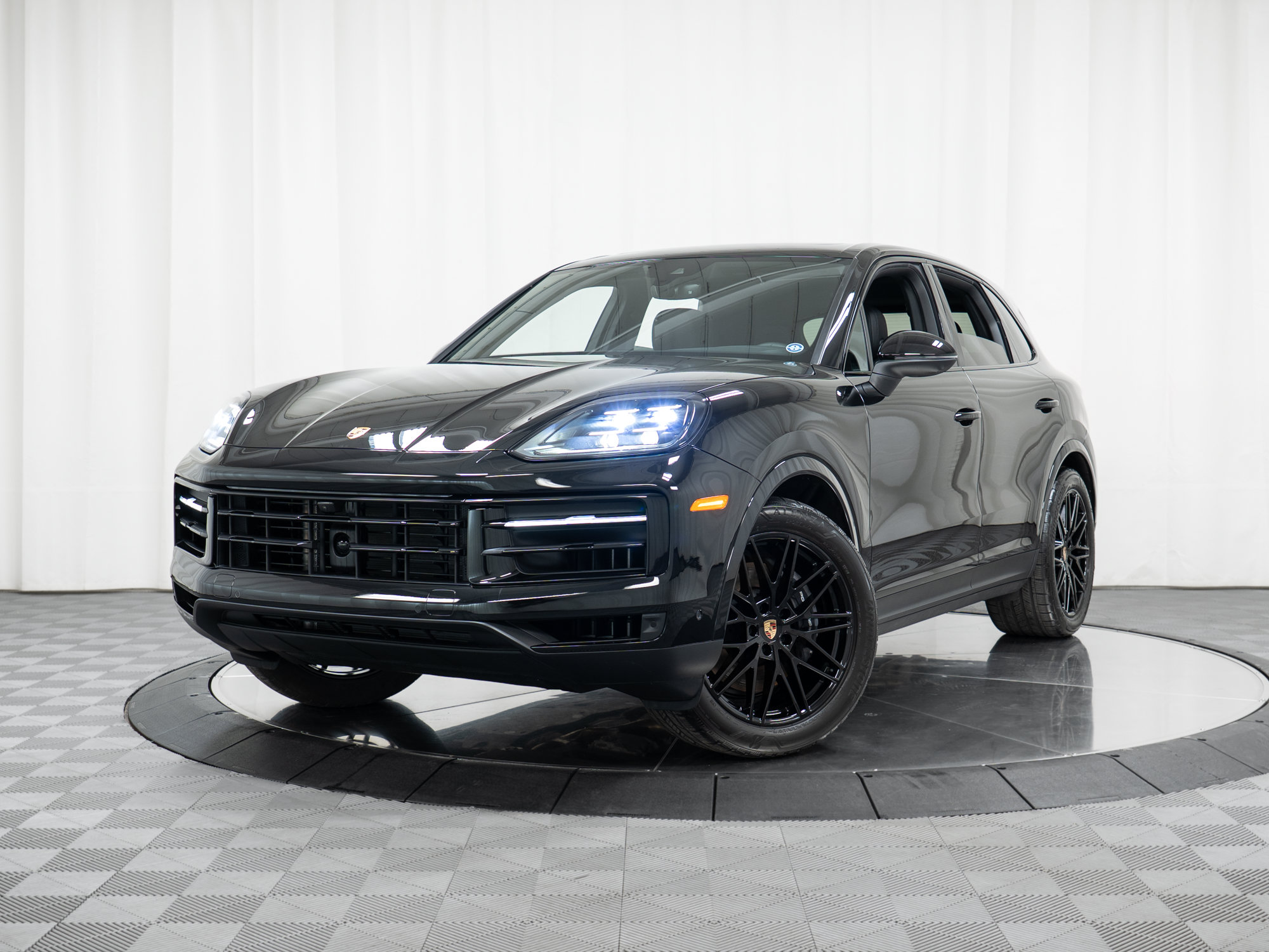 Used 2026 Porsche Cayenne AWD/4WD image 31
