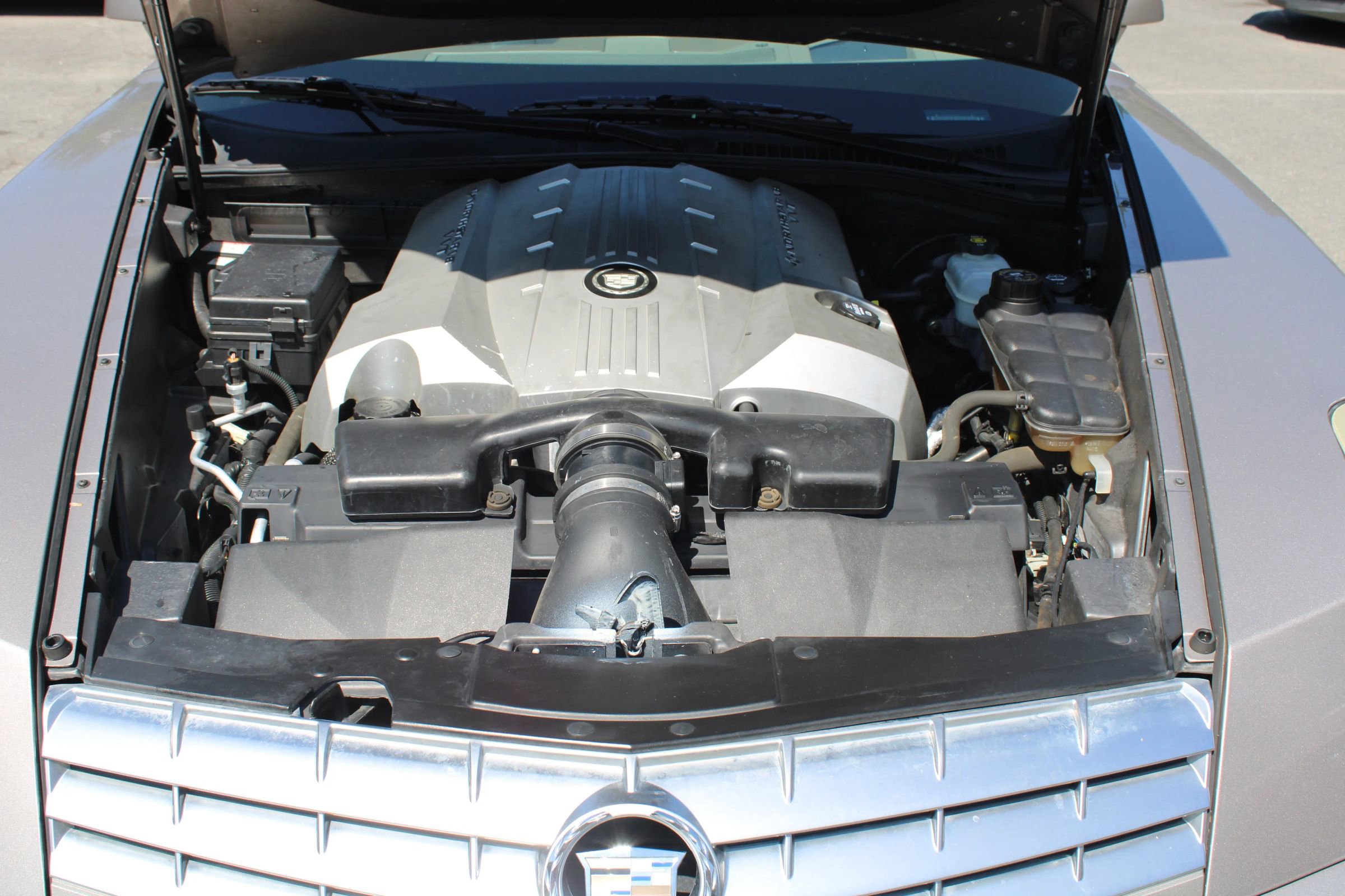 Used 2005 Cadillac XLR RWD image 31