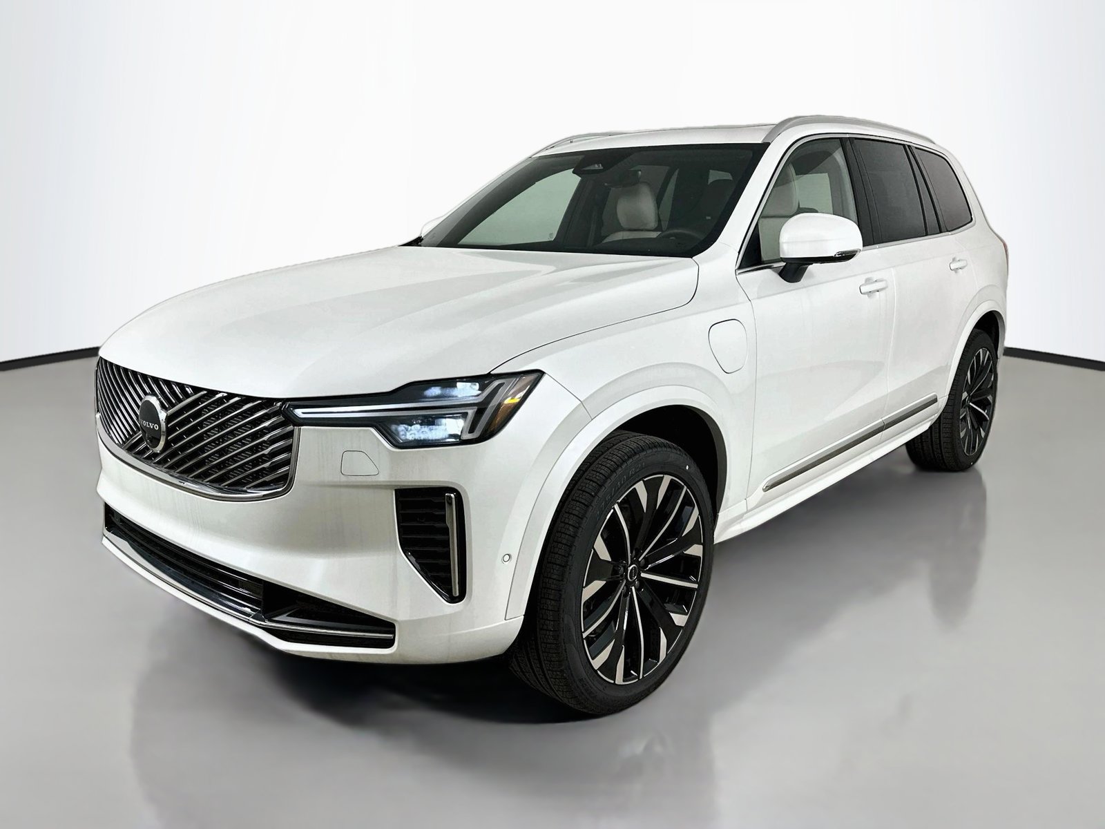 New 2026 Volvo XC90 T8 Plus w/ Protection Package