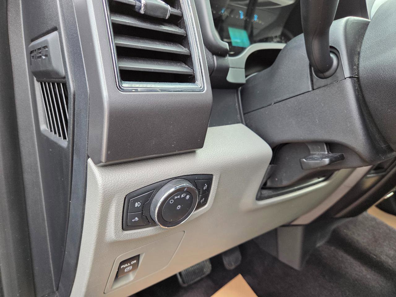 Used 2017 Ford F150 XLT AWD/4WD image 34