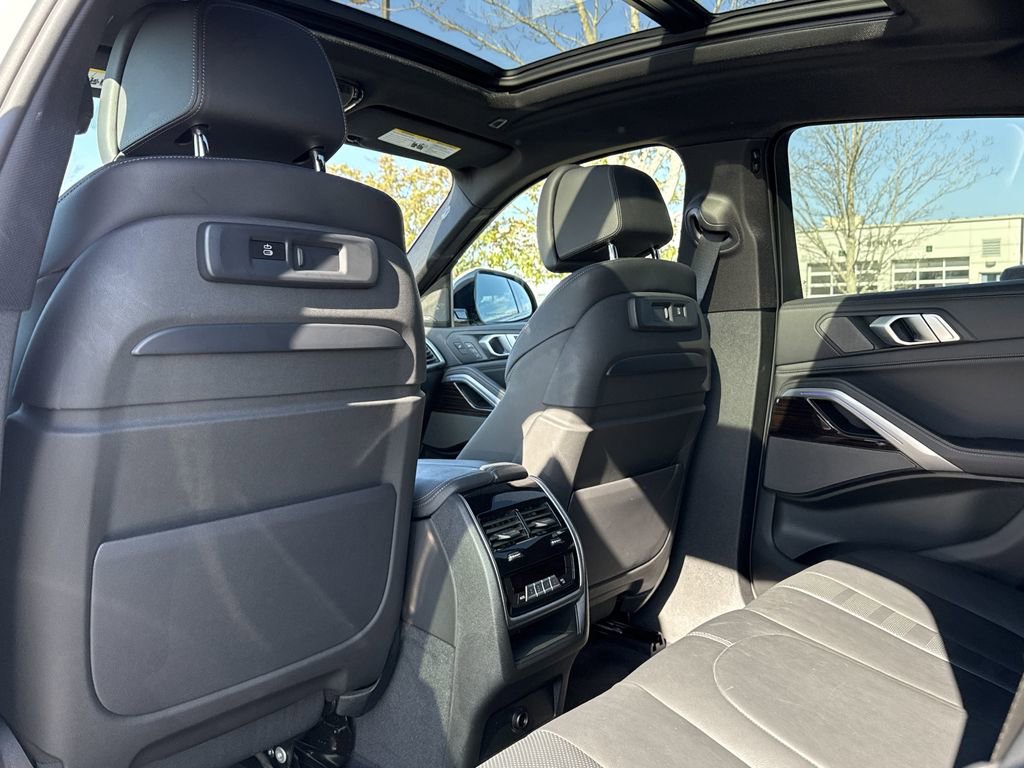 Used 2020 BMW X6 xDrive40i w/ M Sport Package image 13