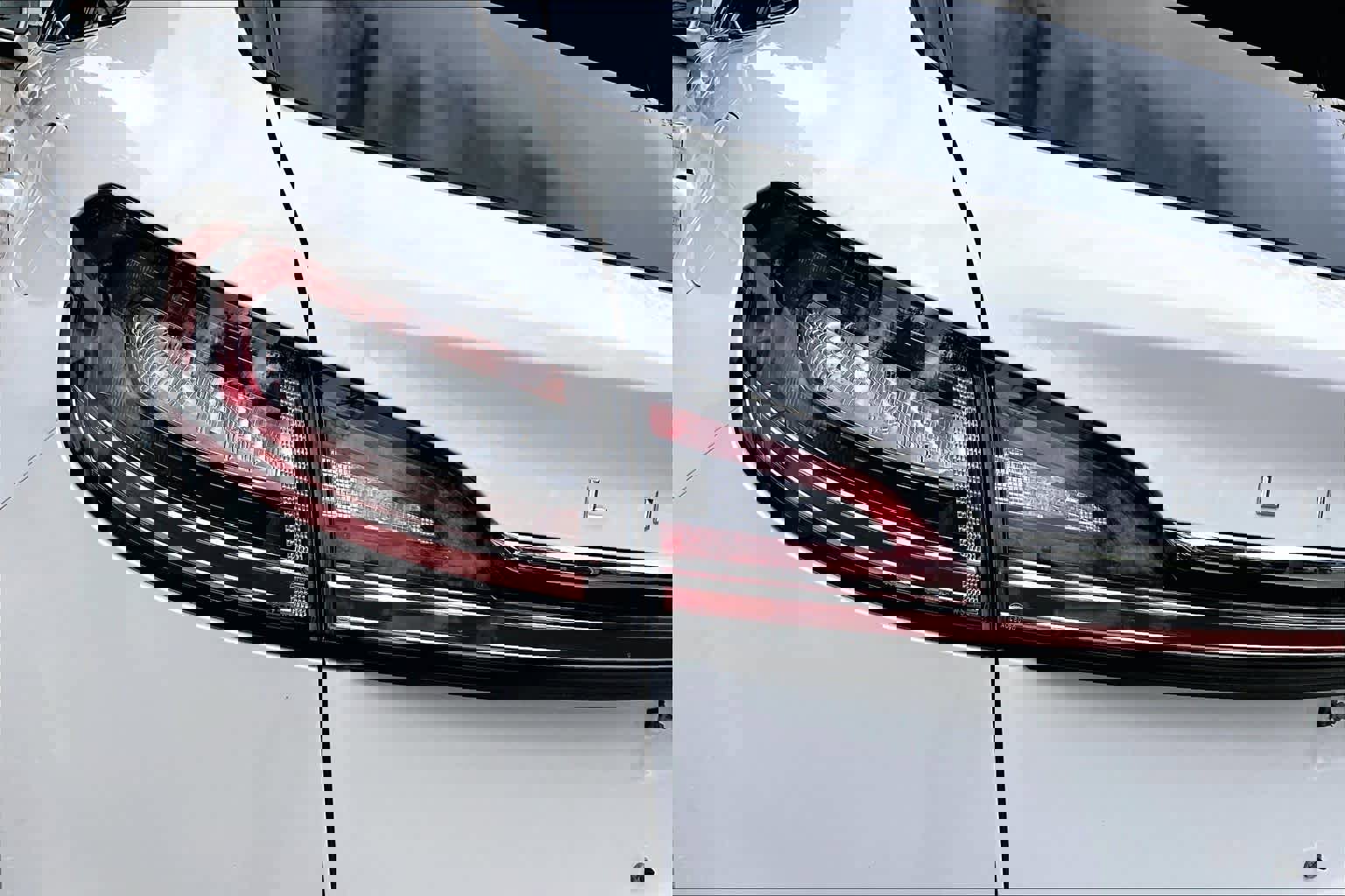 Used 2023 Lincoln Nautilus Reserve w/ Equipment Group 201A image 28