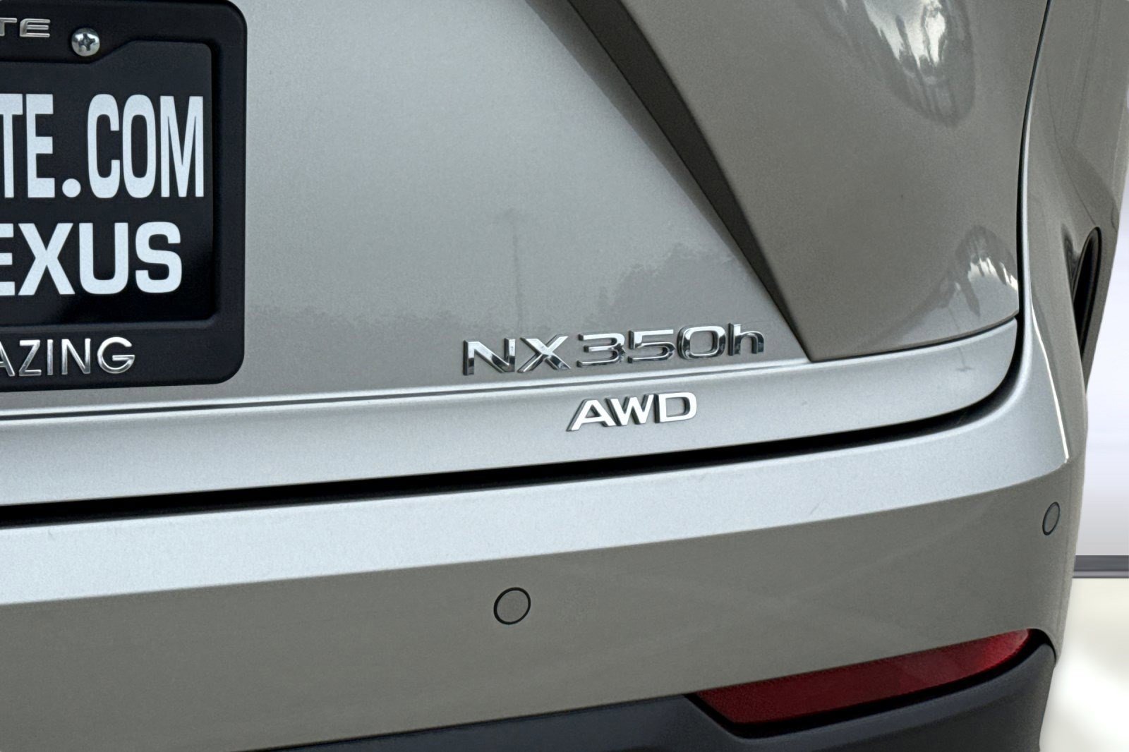 Used 2025 Lexus NX 350h AWD w/ Premium Package image 21