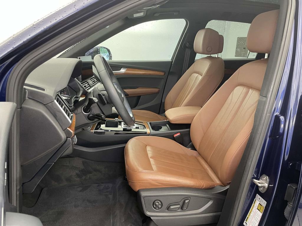 Used 2023 Audi Q5 2.0T Premium w/ Convenience Package AWD/4WD image 5