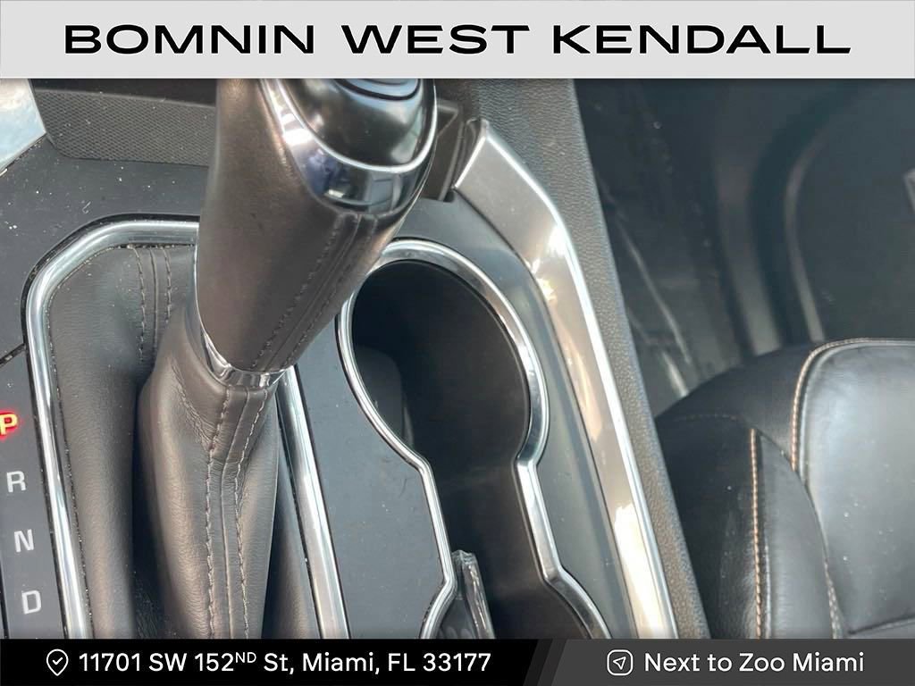 Used 2019 Chevrolet Traverse RS image 16