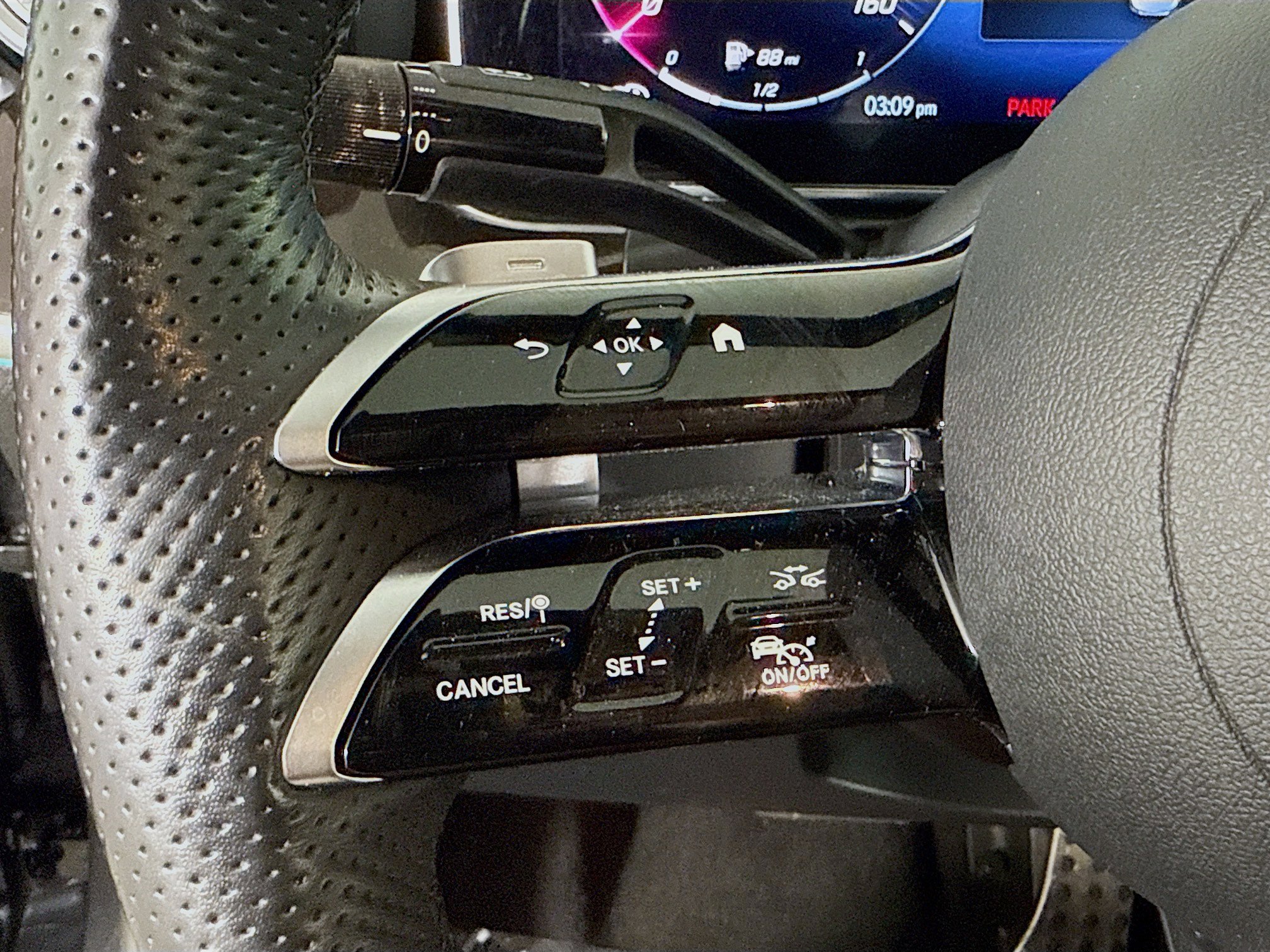 Used 2023 Mercedes-Benz C 300 4MATIC Sedan image 14