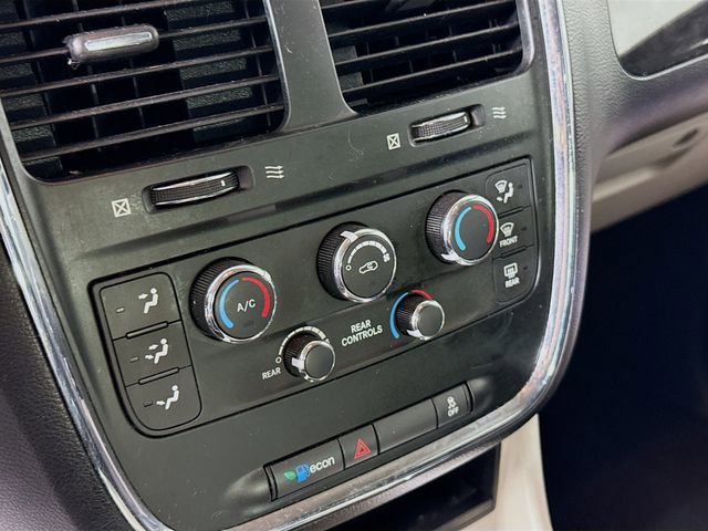 Used 2012 Dodge Grand Caravan SXT image 16