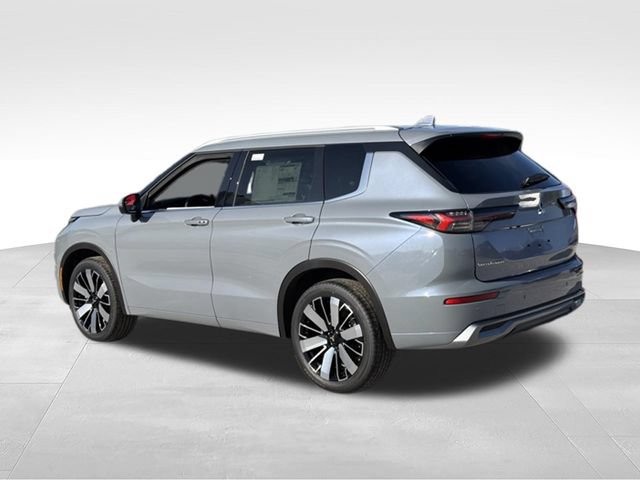 New 2026 Mitsubishi Outlander SEL FWD image 3