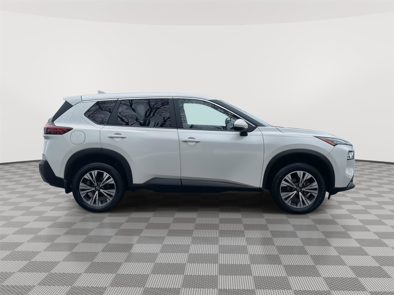 Certified 2023 Nissan Rogue SV image 4