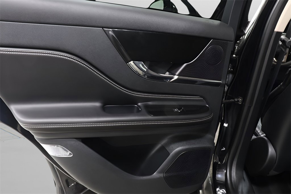 Used 2023 Lincoln Corsair Reserve image 24