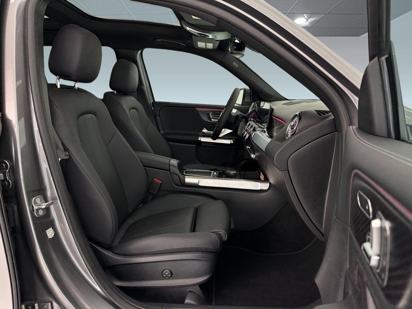 New 2026 Mercedes-Benz GLB 250 4MATIC image 21