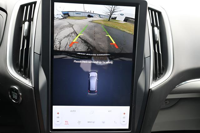 Used 2022 Ford Edge Titanium image 24