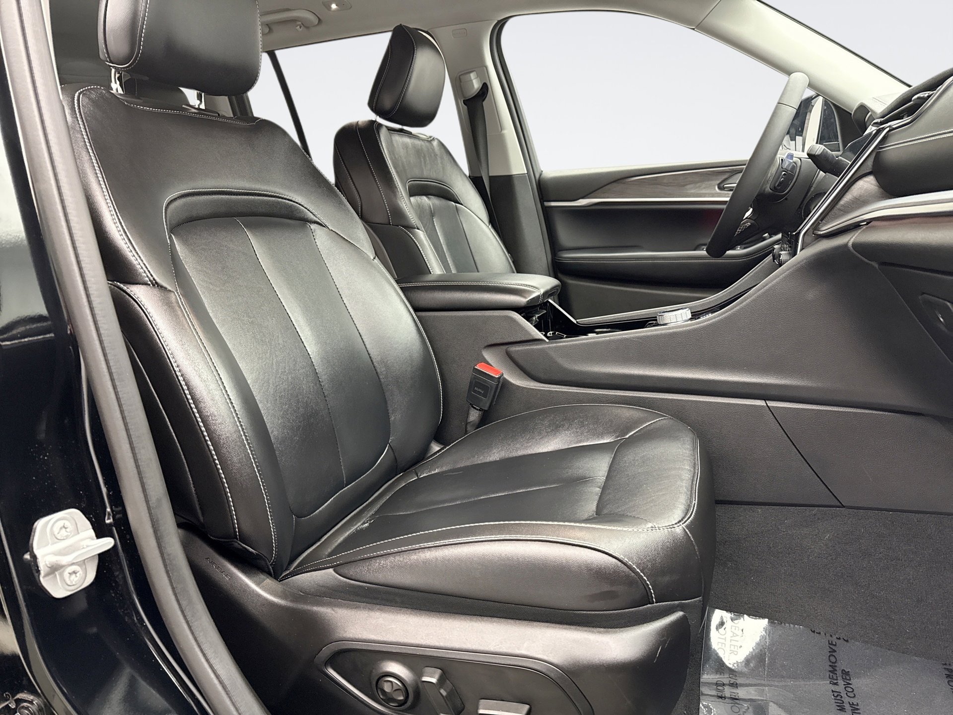 Used 2023 Jeep Grand Cherokee Limited w/ Black Appearance Package image 18