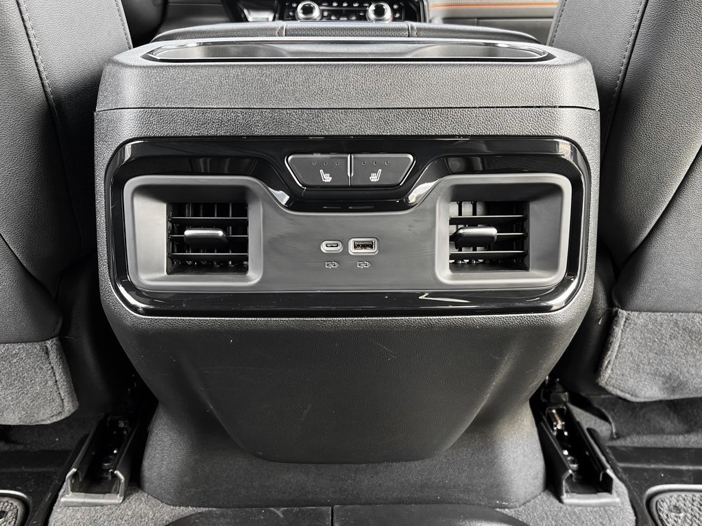 Used 2025 GMC Sierra 2500 AT4 image 21