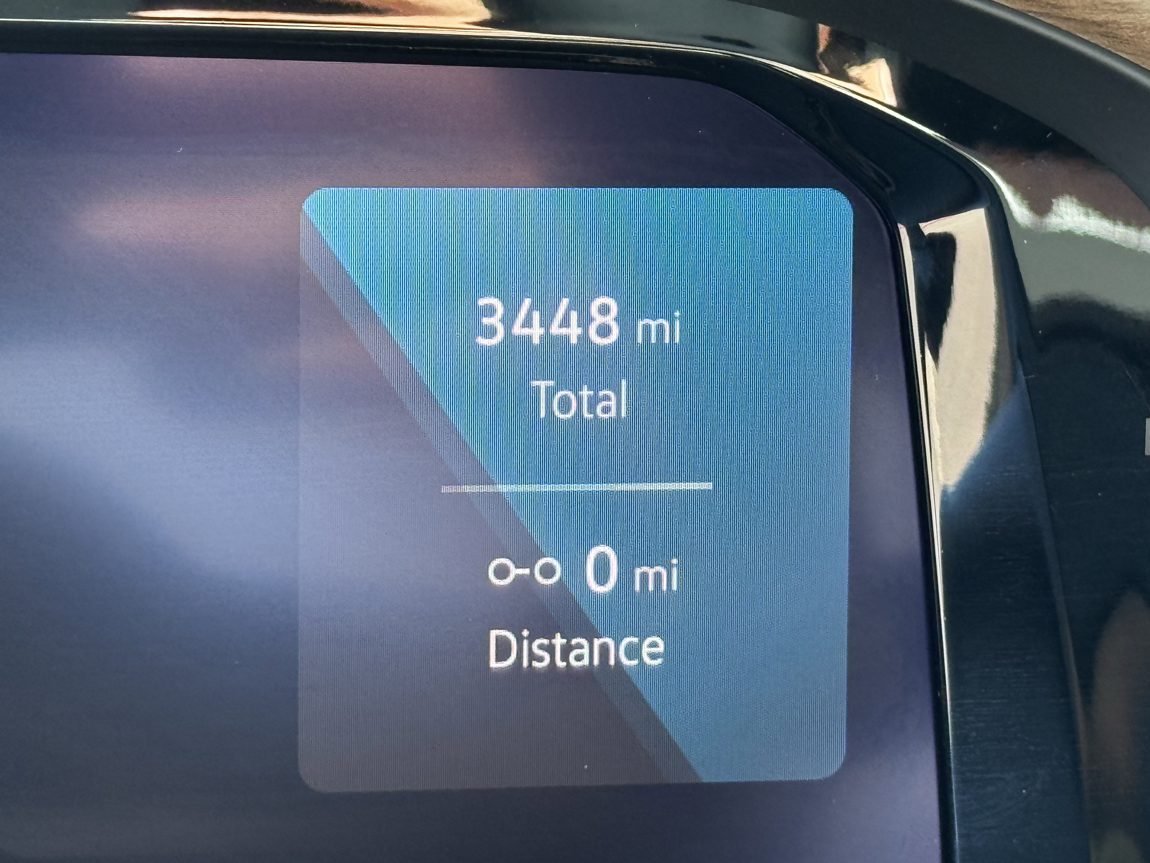 Used 2025 Volkswagen Atlas SE image 28