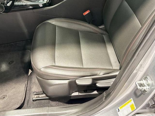 Used 2025 Chevrolet Trax RS w/ Sunroof Package image 17