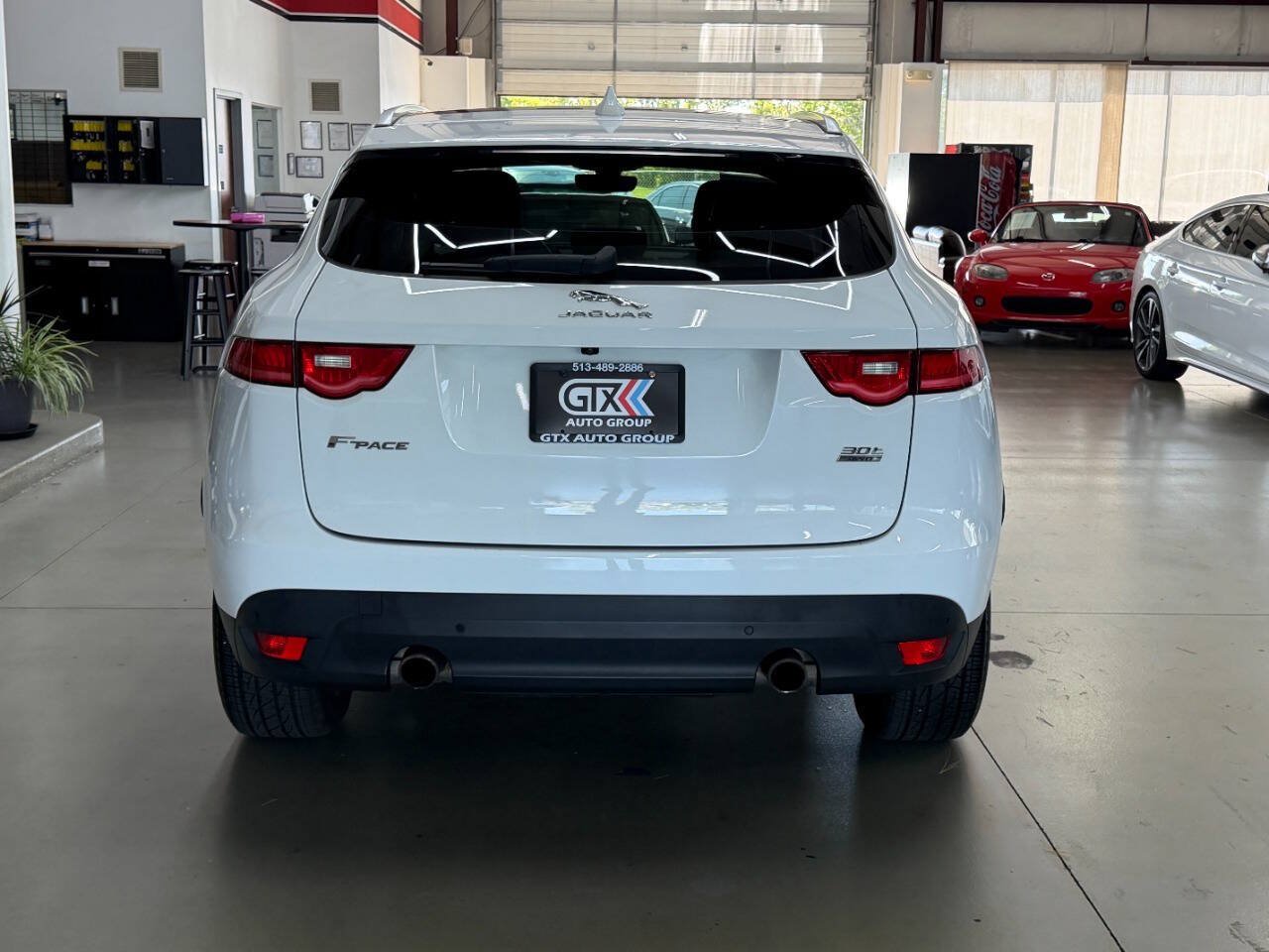 Used 2019 Jaguar F-PACE Prestige AWD/4WD image 3