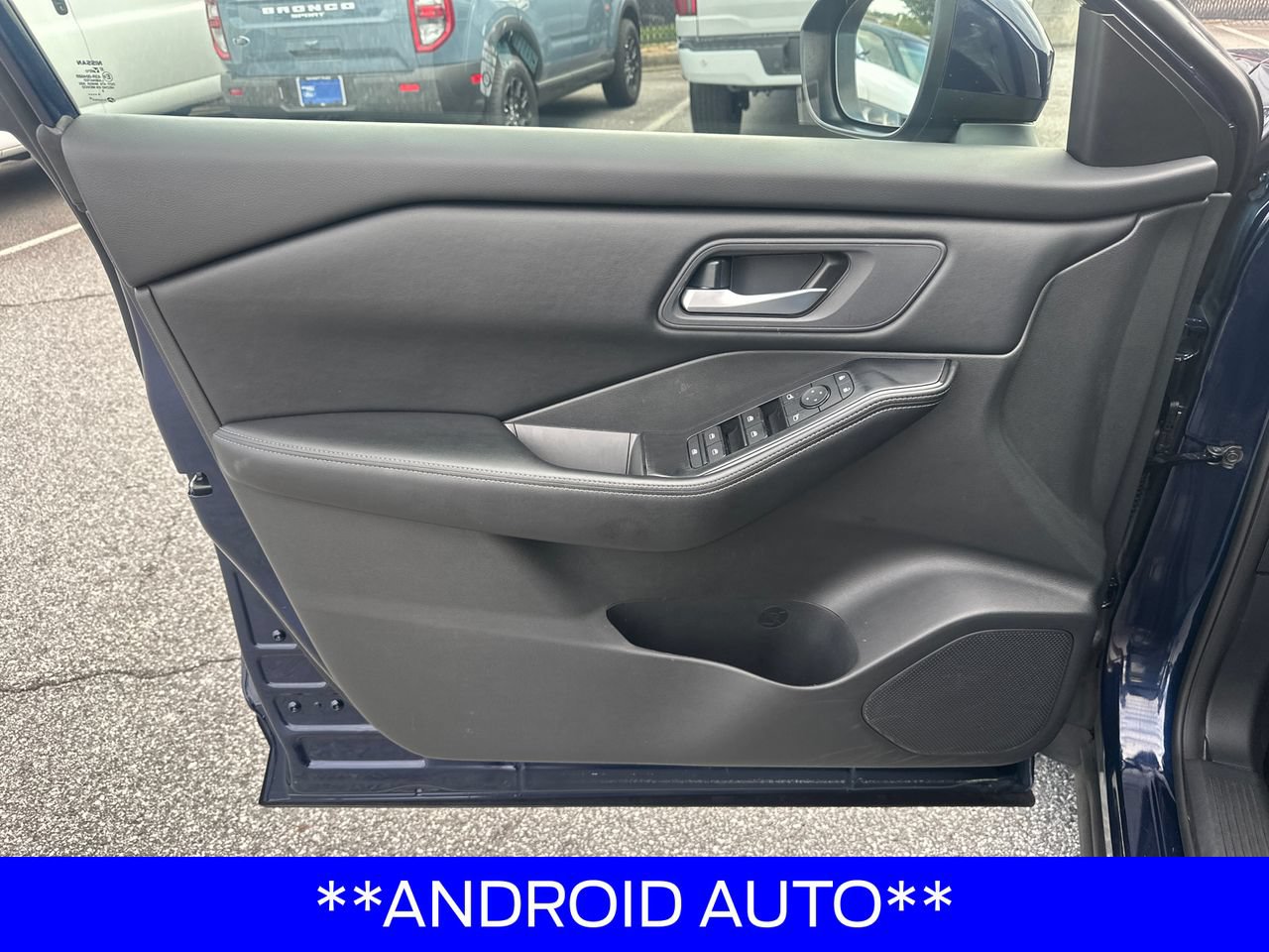 Used 2025 Nissan Rogue SV AWD/4WD image 11