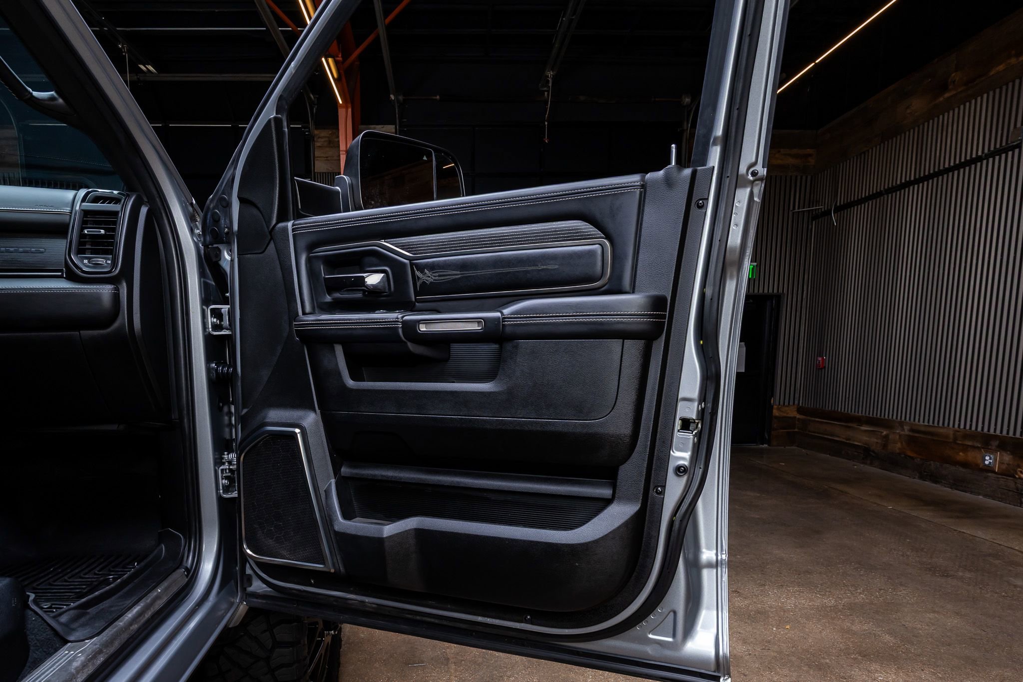 Used 2022 RAM 3500 Limited w/ Night Edition image 32