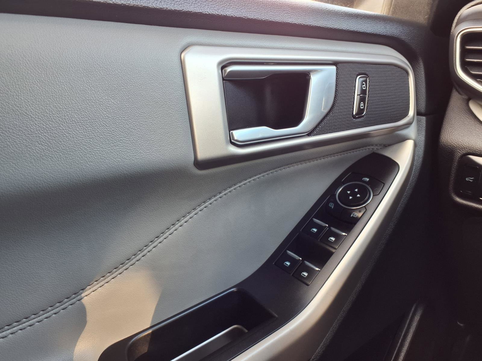 Used 2023 Ford Explorer XLT w/ Equipment Group 202A image 21