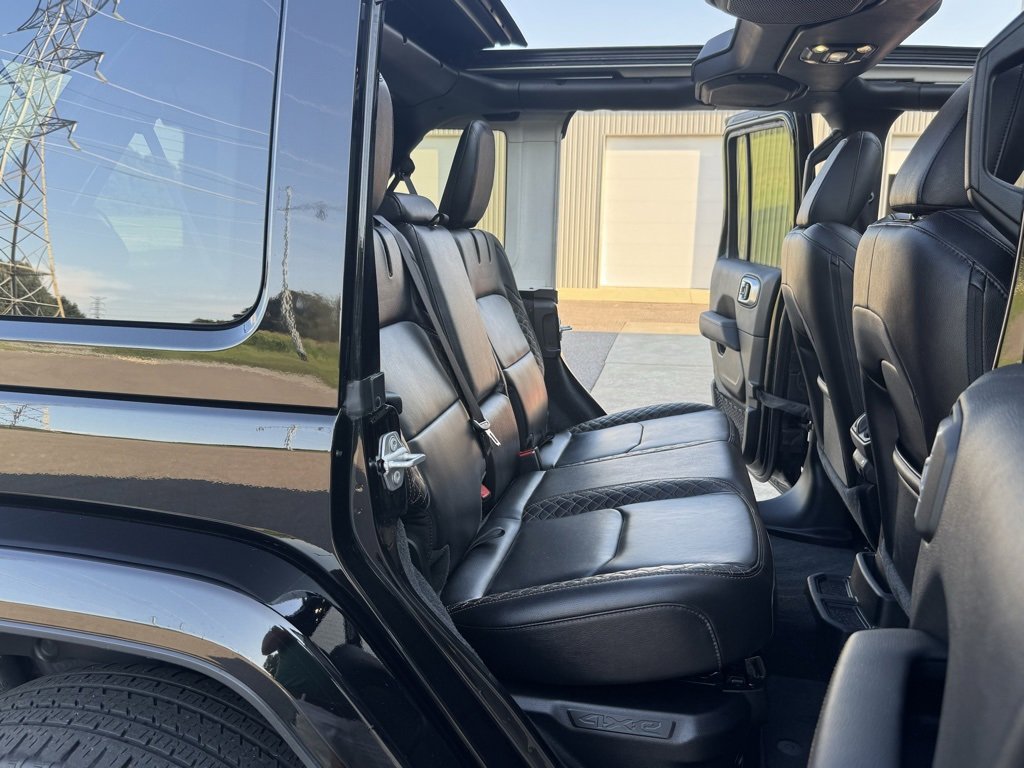 Used 2021 Jeep Wrangler Unlimited Sahara image 39
