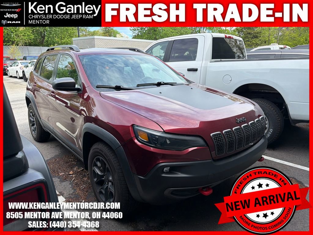 Used 2019 Jeep Cherokee Trailhawk w/ Cold Weather Group AWD/4WD image 2