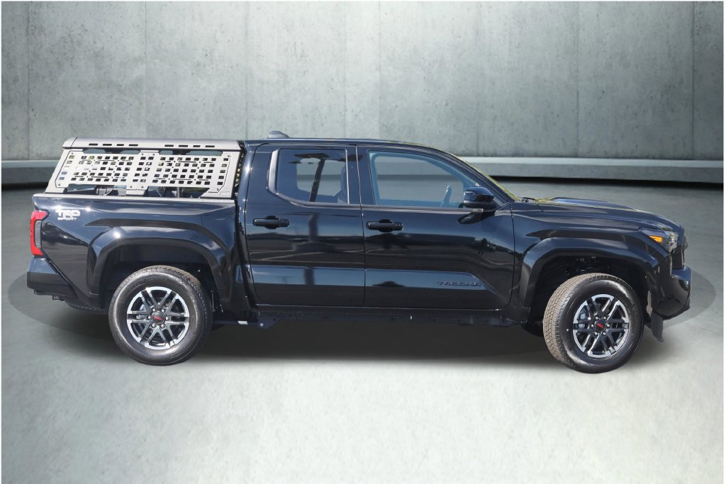 Used 2025 Toyota Tacoma TRD Sport AWD/4WD image 31