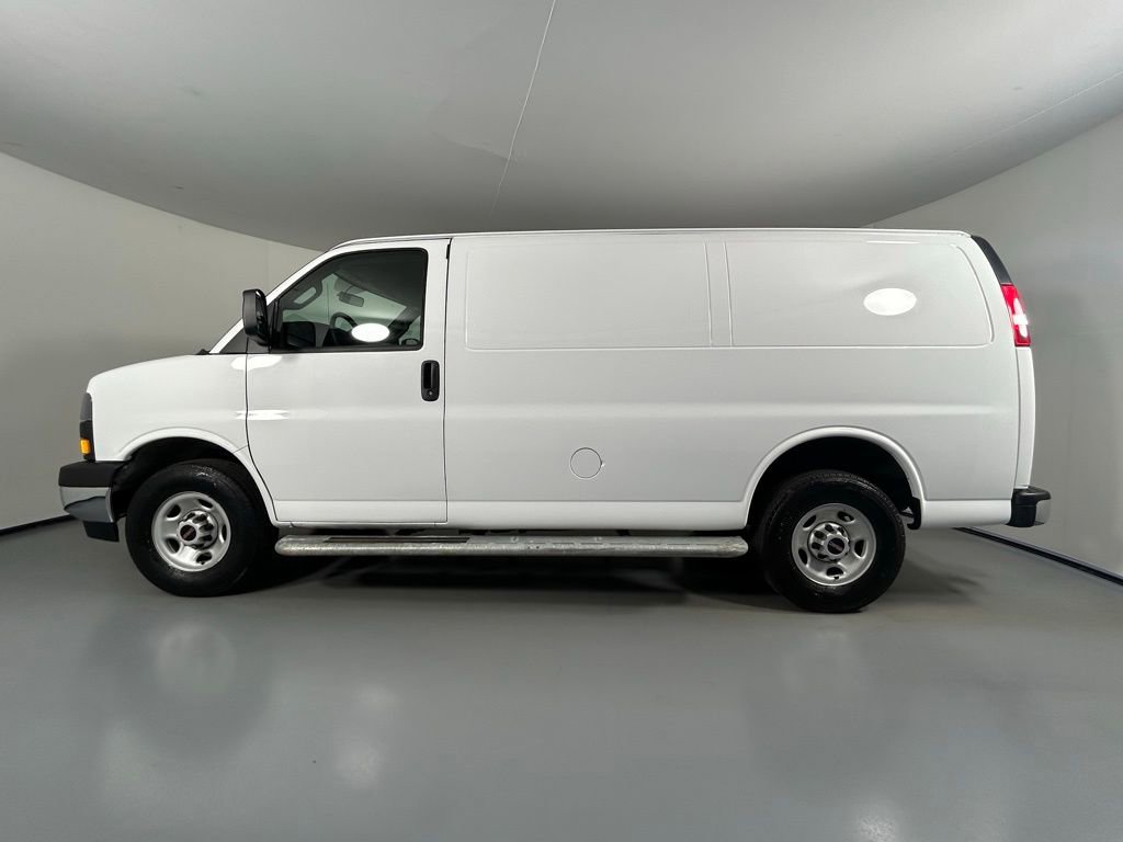 Used 2024 GMC Savana 2500 w/ Driver Convenience Package image 4