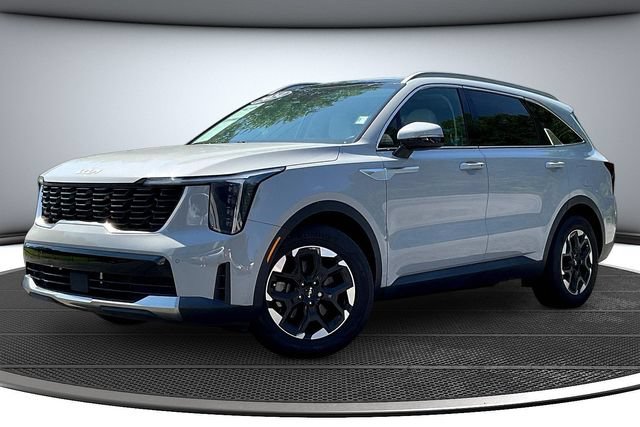 Used 2024 Kia Sorento S w/ Panoramic Sunroof Package