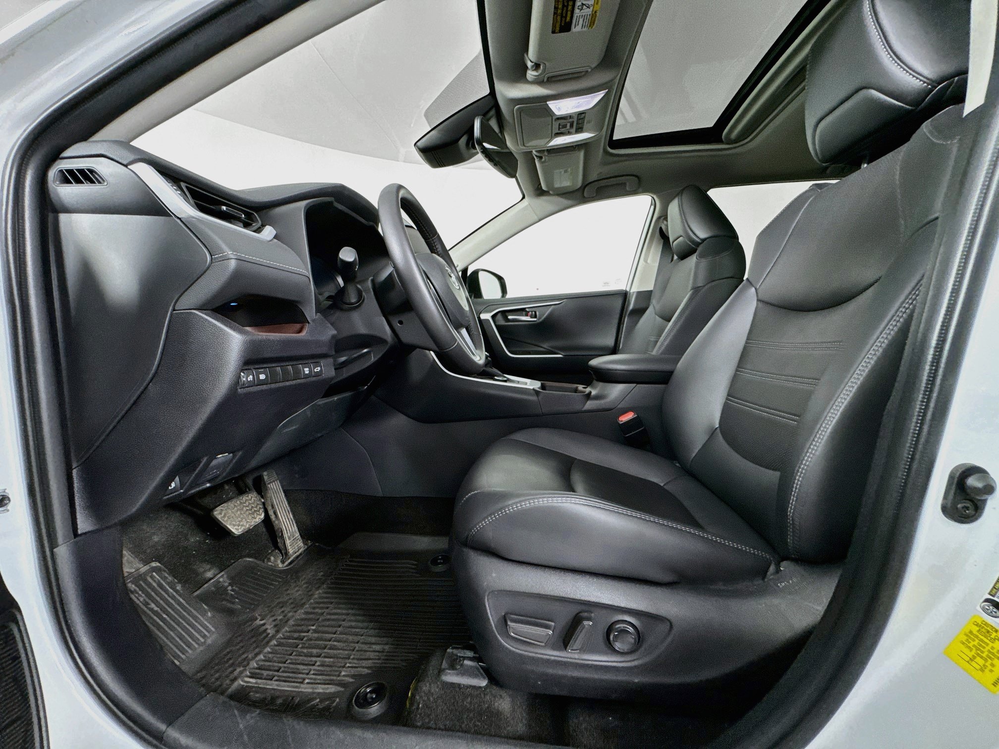Certified 2025 Toyota RAV4 Limited AWD/4WD image 21