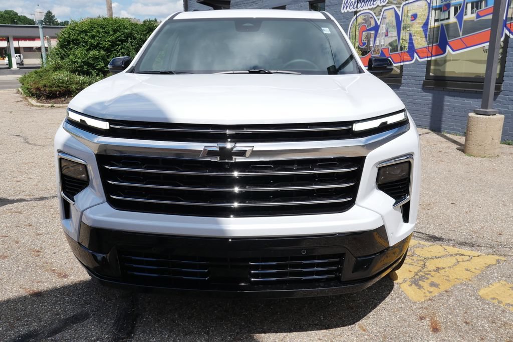 New 2026 Chevrolet Traverse High Country w/ LPO, Floor Liner Package AWD/4WD image 2