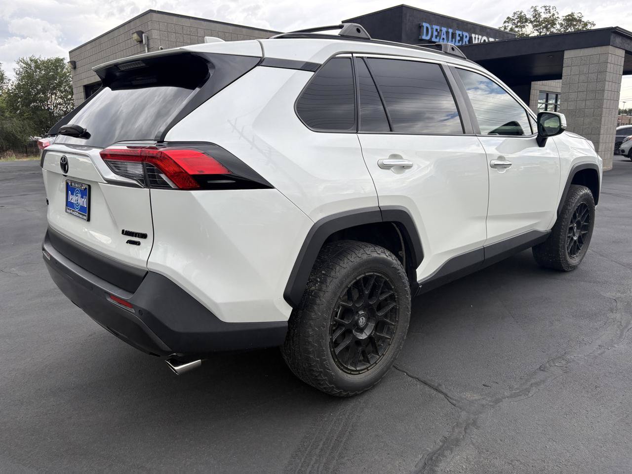 Used 2021 Toyota RAV4 Limited AWD/4WD image 11