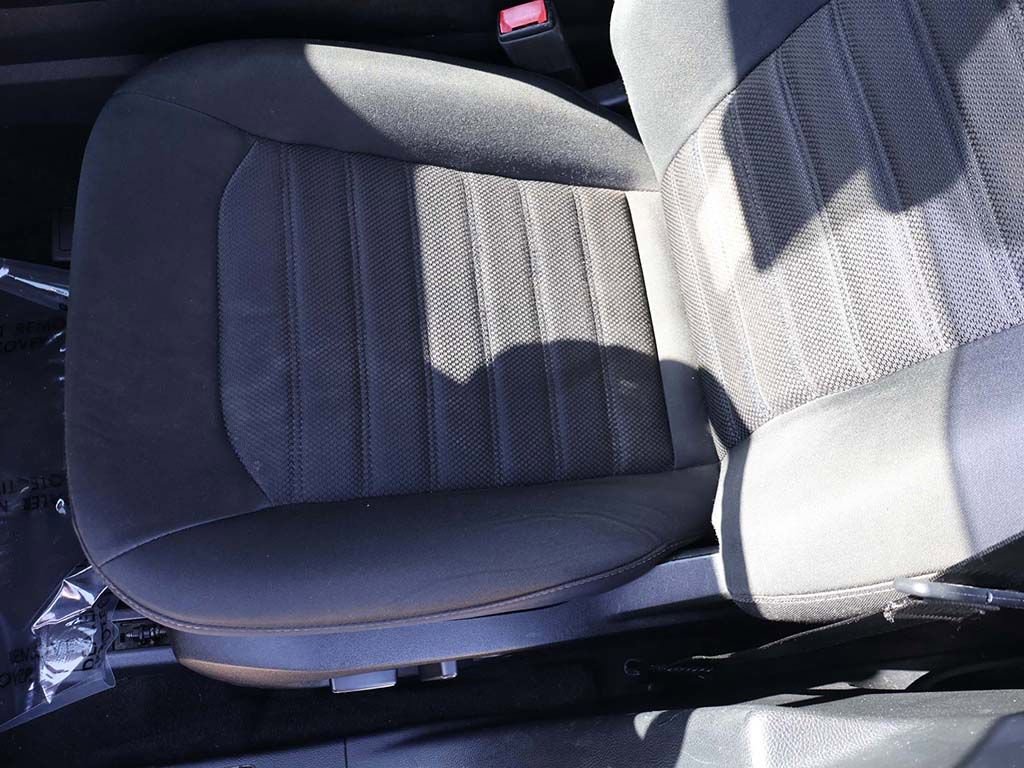 Used 2020 Ford Fusion SE image 29