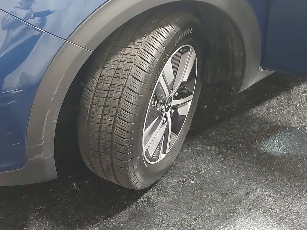 Used 2022 Kia Niro EX Premium image 34