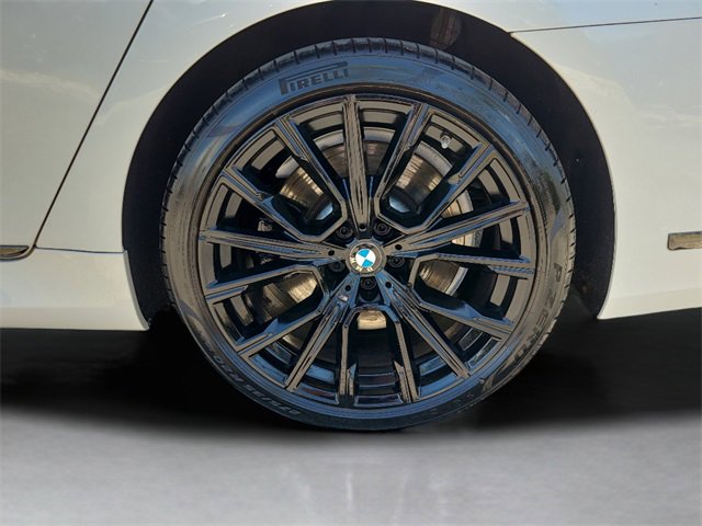 Used 2022 BMW 750i xDrive w/ Luxury Rear Seating Package image 39