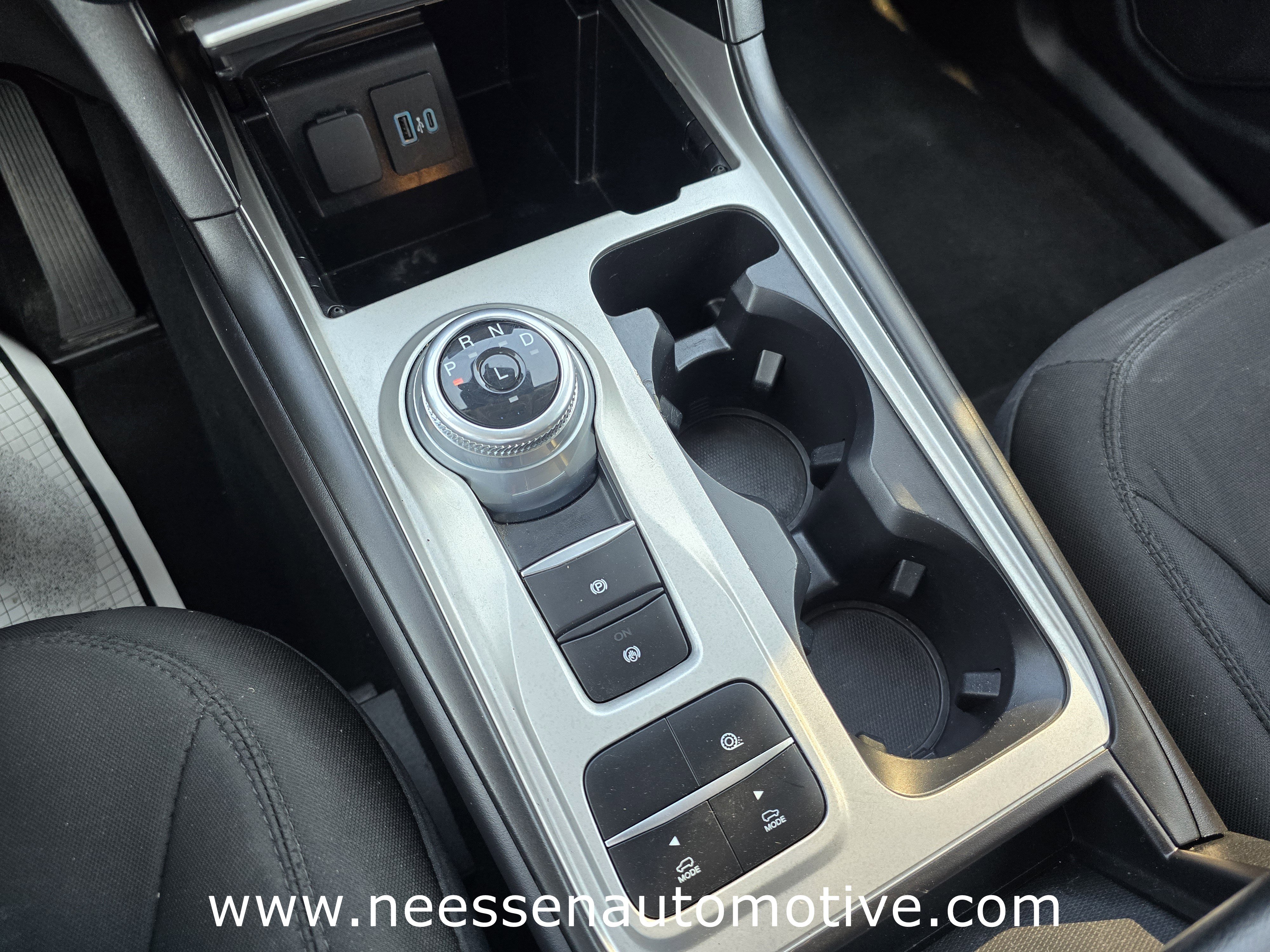 Used 2022 Ford Explorer XLT image 31