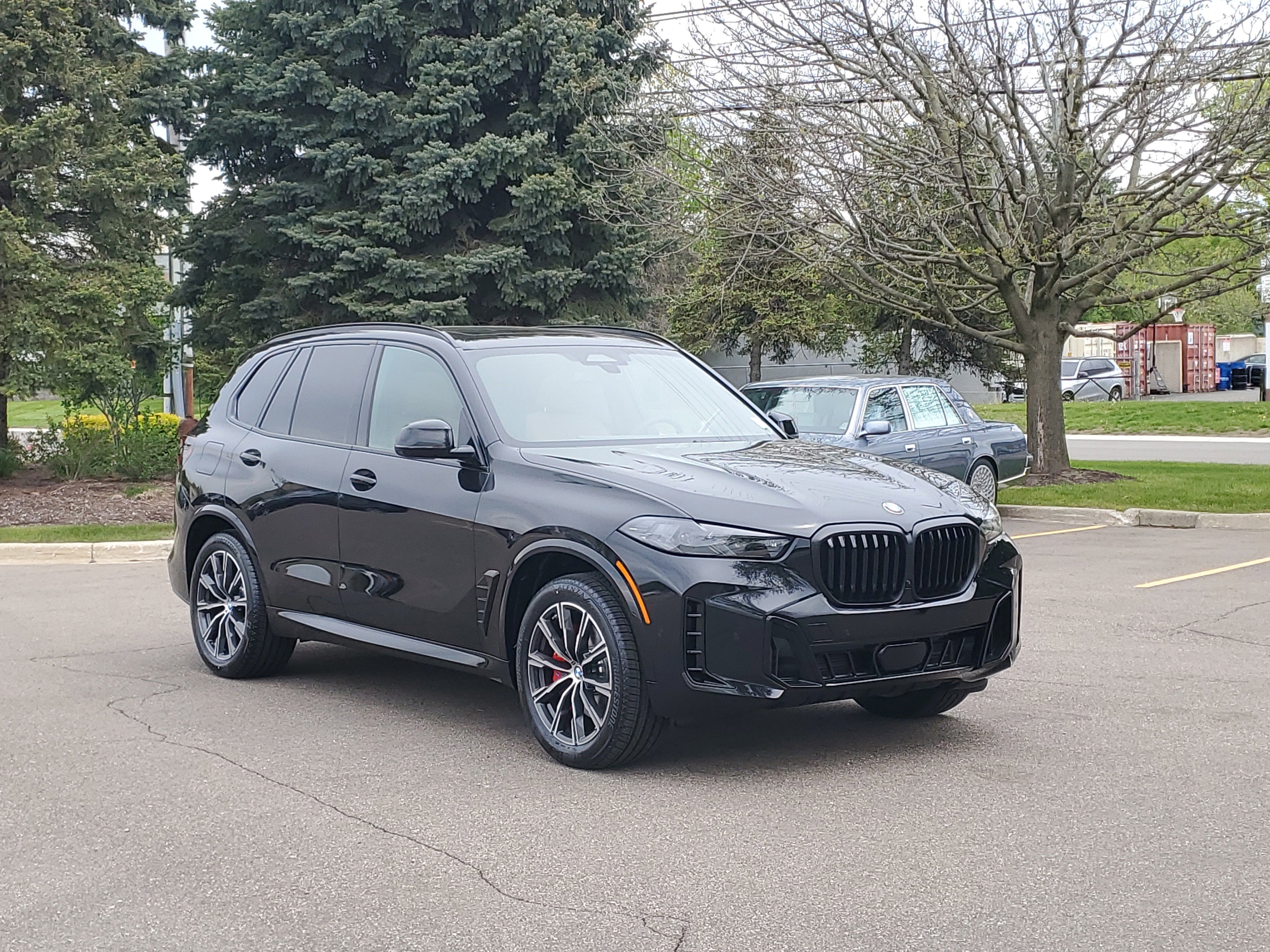New 2026 BMW X5 xDrive40i w/ M Sport Package AWD/4WD image 4