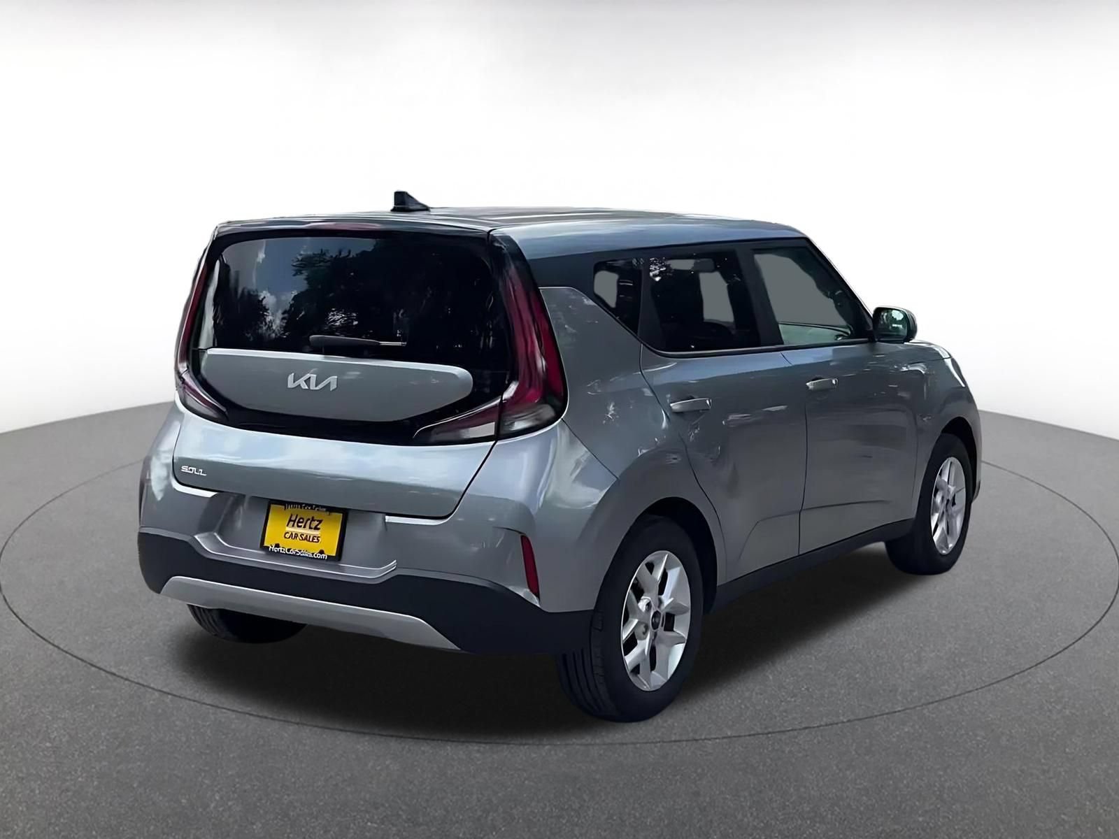 Used 2025 Kia Soul LX w/ LX Technology Package FWD image 13