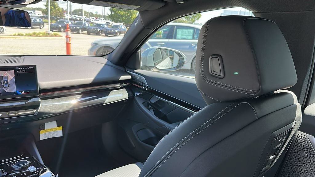 Used 2026 BMW 530i w/ M Sport Package RWD image 25