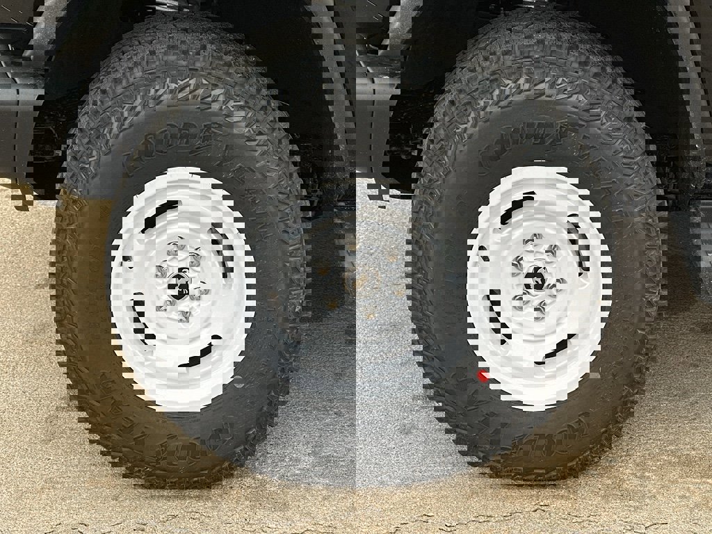 New 2025 Ford Bronco Heritage Edition image 3