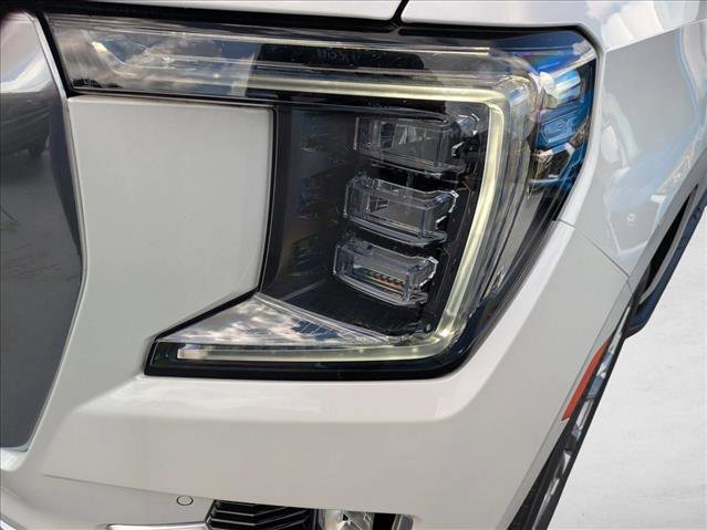 Used 2021 GMC Yukon XL Denali image 4