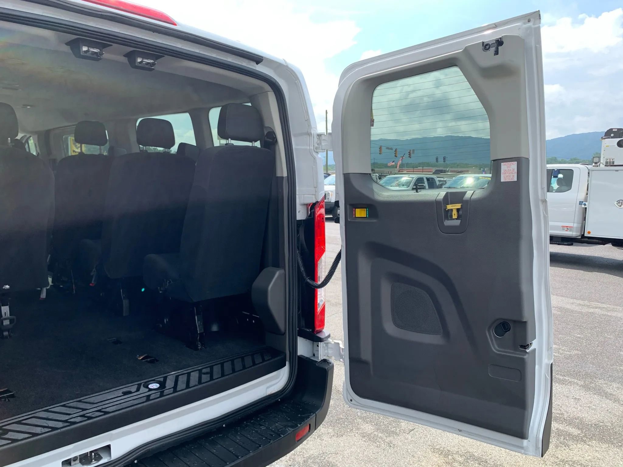 Used 2021 Ford Transit 350 XL image 36